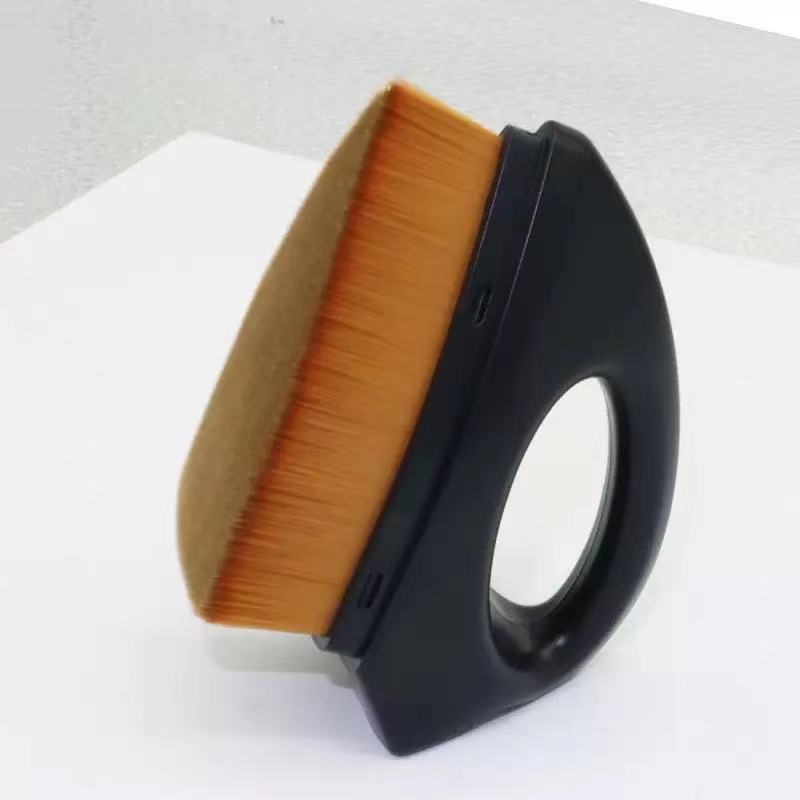 Iron Foundation Brush – Precision and Elegance for Flawless Makeup Yellow hair EELHOE COSMETICS